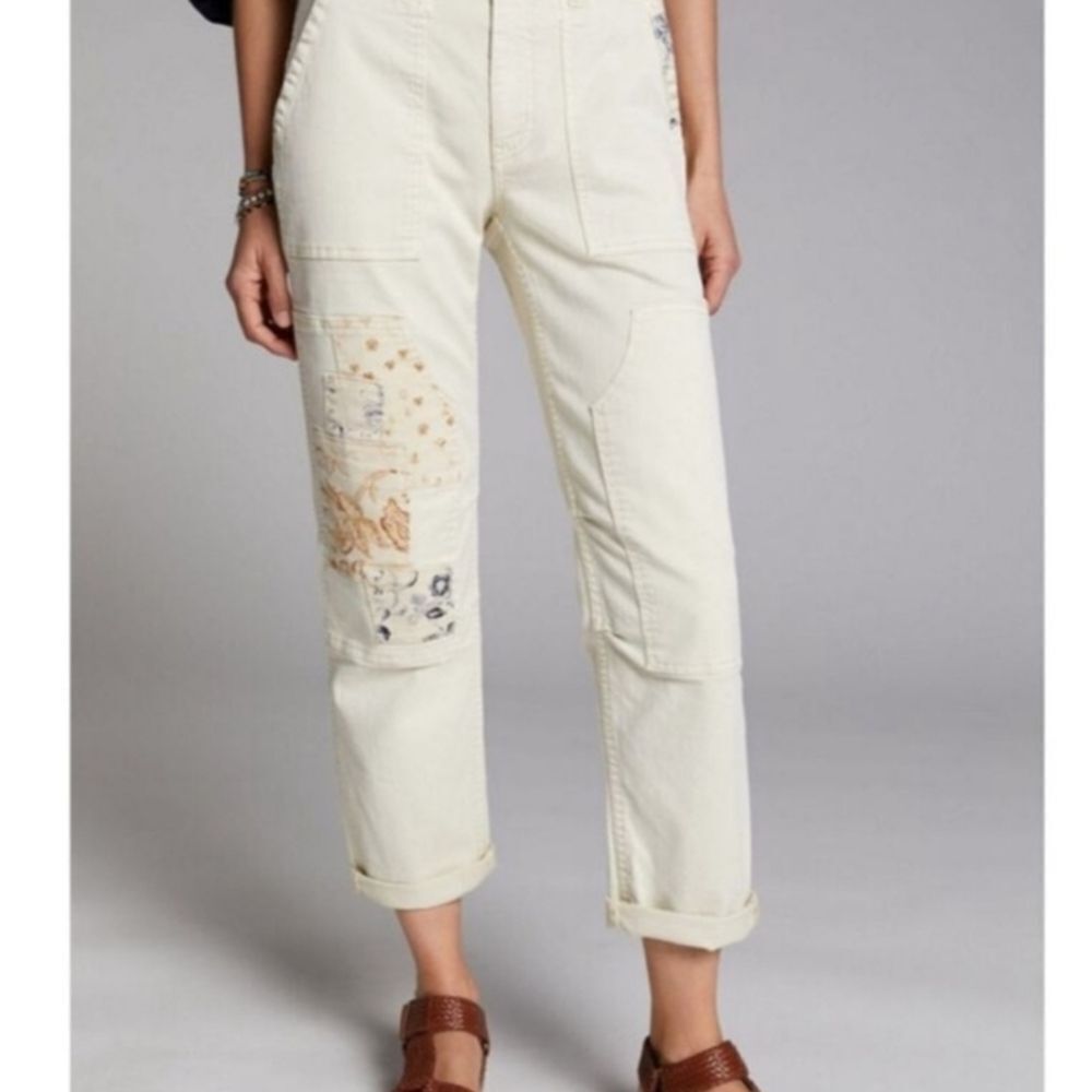 Anthropologie Pilcro Wanderer  Cream Cropped Jeans